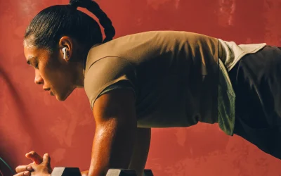 Apple presenta i nuovi AirPods Pro 3: qualità audio senza compromessi e funzioni fitness integrate