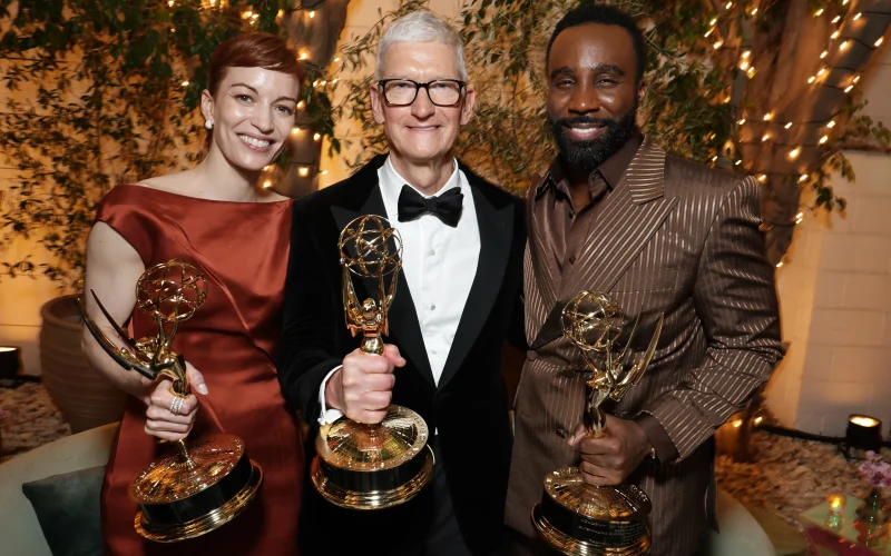 Apple trionfa agli Emmy: record storico per “The Studio” e “Scissione”