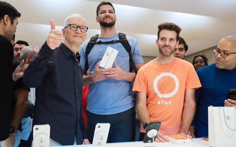 Apple lancia la nuova generazione di iPhone, Apple Watch e AirPods Pro