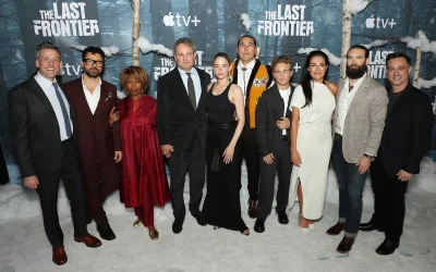 Apple TV+ celebra la première del thriller d’azione “The Last Frontier” con Jason Clarke