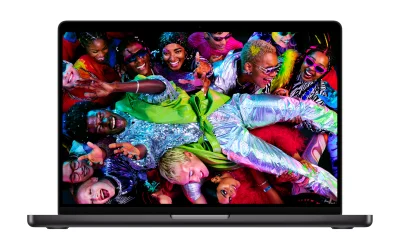 Apple presenta il nuovo MacBook Pro 14” con la potenza del chip M5, che segna un ulteriore salto avanti nell’AI per Mac