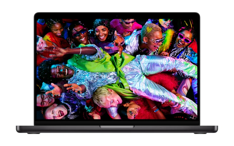 Apple presenta il nuovo MacBook Pro 14” con la potenza del chip M5, che segna un ulteriore salto avanti nell’AI per Mac