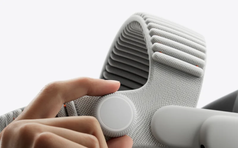 Apple Vision Pro si rinnova con il potente chip M5 e la confortevole fascia Dual Knit