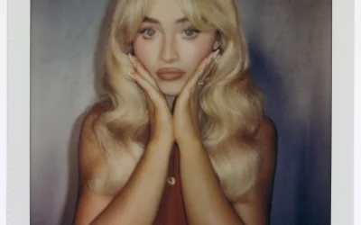 Sabrina Carpenter apre le porte del suo set “Short n’ Sweet TV Show” con Airbnb