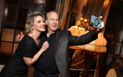 Apple TV celebra la prima mondiale della serie “Pluribus” di Vince Gilligan