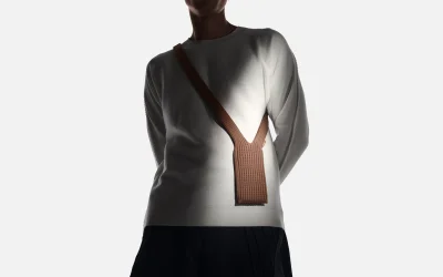 Ecco iPhone Pocket: l’esclusiva custodia in maglia 3D firmata ISSEY MIYAKE e Apple