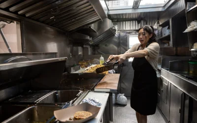 Apple TV annuncia la nuova serie culinaria “The Unlikely Cook with Awkwafina”