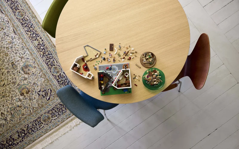 LEGO svela il set Icons Shopping Street: il nuovo gioiello della collezione Modular Buildings