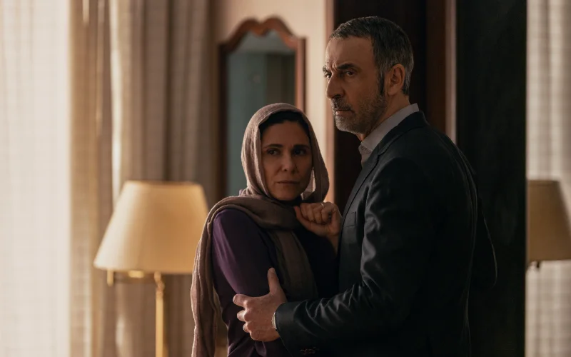 “Tehran” torna su Apple TV con Hugh Laurie: annunciata anche la quarta stagione