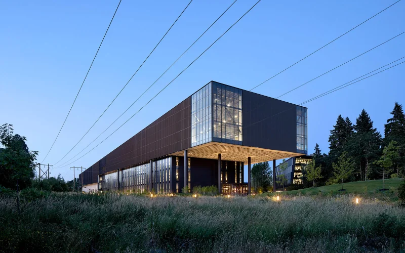 Nike rinomina i suoi World Headquarters per rendere omaggio al co-fondatore Philip H. Knight