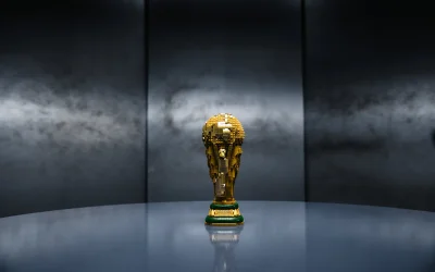 LEGO e FIFA presentano il trofeo della Coppa del Mondo in scala 1:1