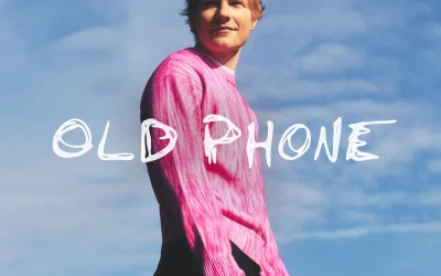 Ed Sheeran pubblica il nuovo singolo “Old Phone” e annuncia l’album “Play”