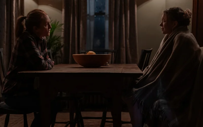 Apple Original Films svela il trailer di “Echo Valley”, il thriller con Julianne Moore e Sydney Sweeney