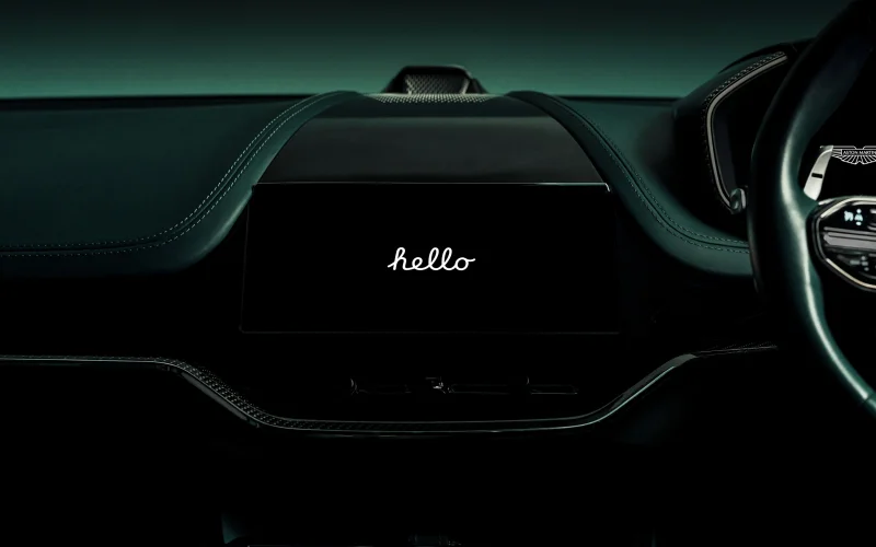 Aston Martin: prima al mondo con Apple CarPlay Ultra