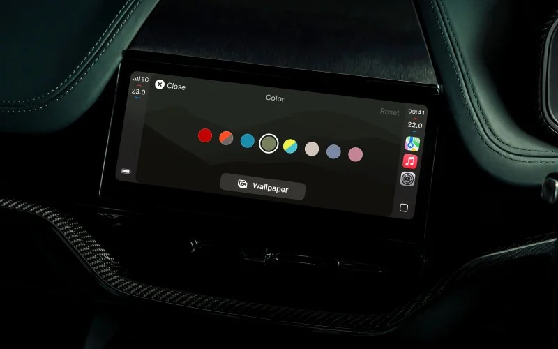 Aston Martin: prima al mondo con Apple CarPlay Ultra