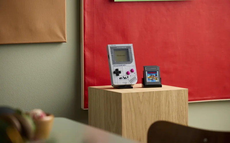 LEGO celebra un’icona del gaming con il set Game Boy