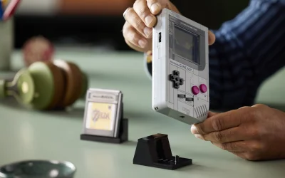 LEGO celebra un’icona del gaming con il set Game Boy