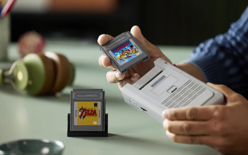 LEGO celebra un’icona del gaming con il set Game Boy