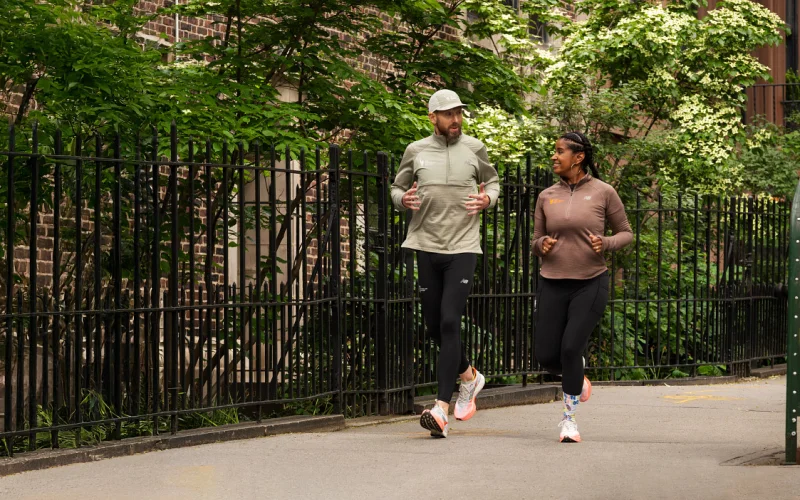 New Balance svela la collezione ufficiale per la maratona di New York 2025