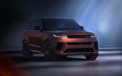 La nuova Range Rover Sport SV Carbon completa la gamma dell’ammiraglia del lusso dinamico