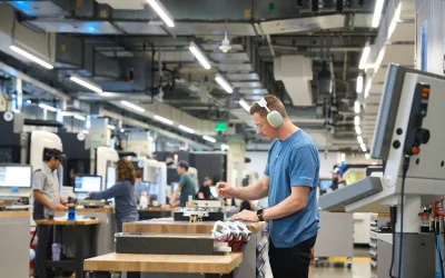 Apple porta gli investimenti negli USA a 600 miliardi e annuncia l’American Manufacturing Program
