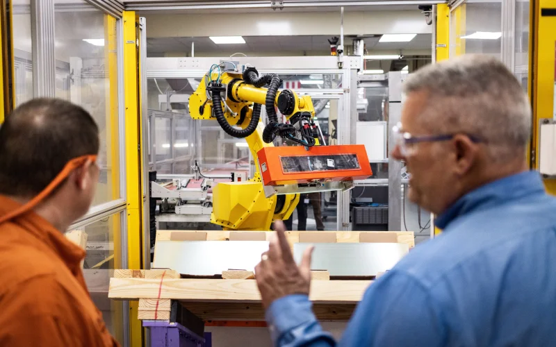 Apple e Corning si alleano per produrre il 100% dei vetri protettivi di iPhone e Apple Watch in Kentucky