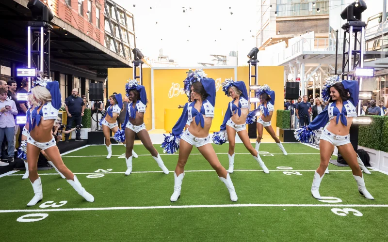 Breitling diventa partner ufficiale della NFL: presentate le collezioni dedicate ai 32 team