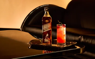 Johnnie Walker annuncia una partnership globale con Sabrina Carpenter